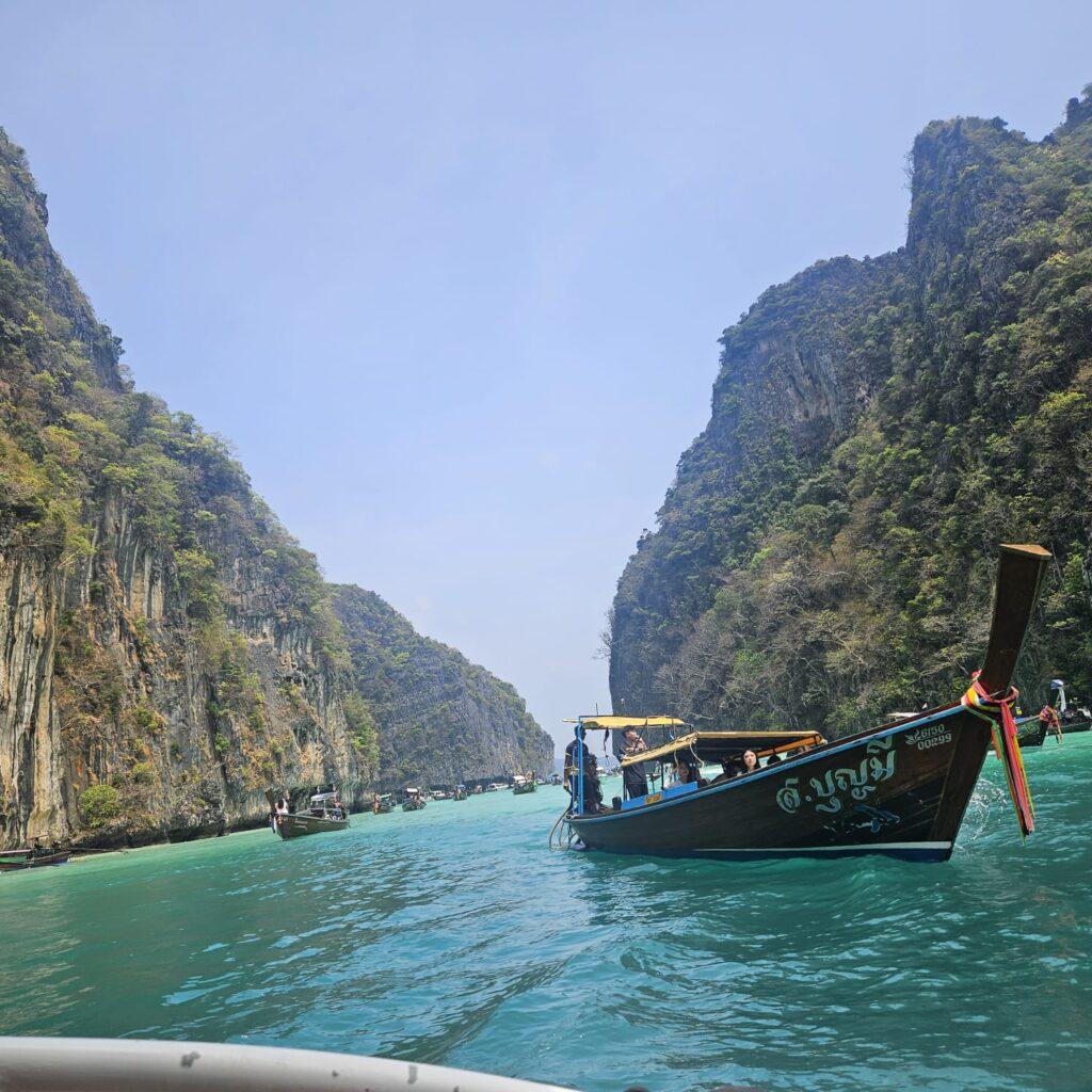 best travel blog website